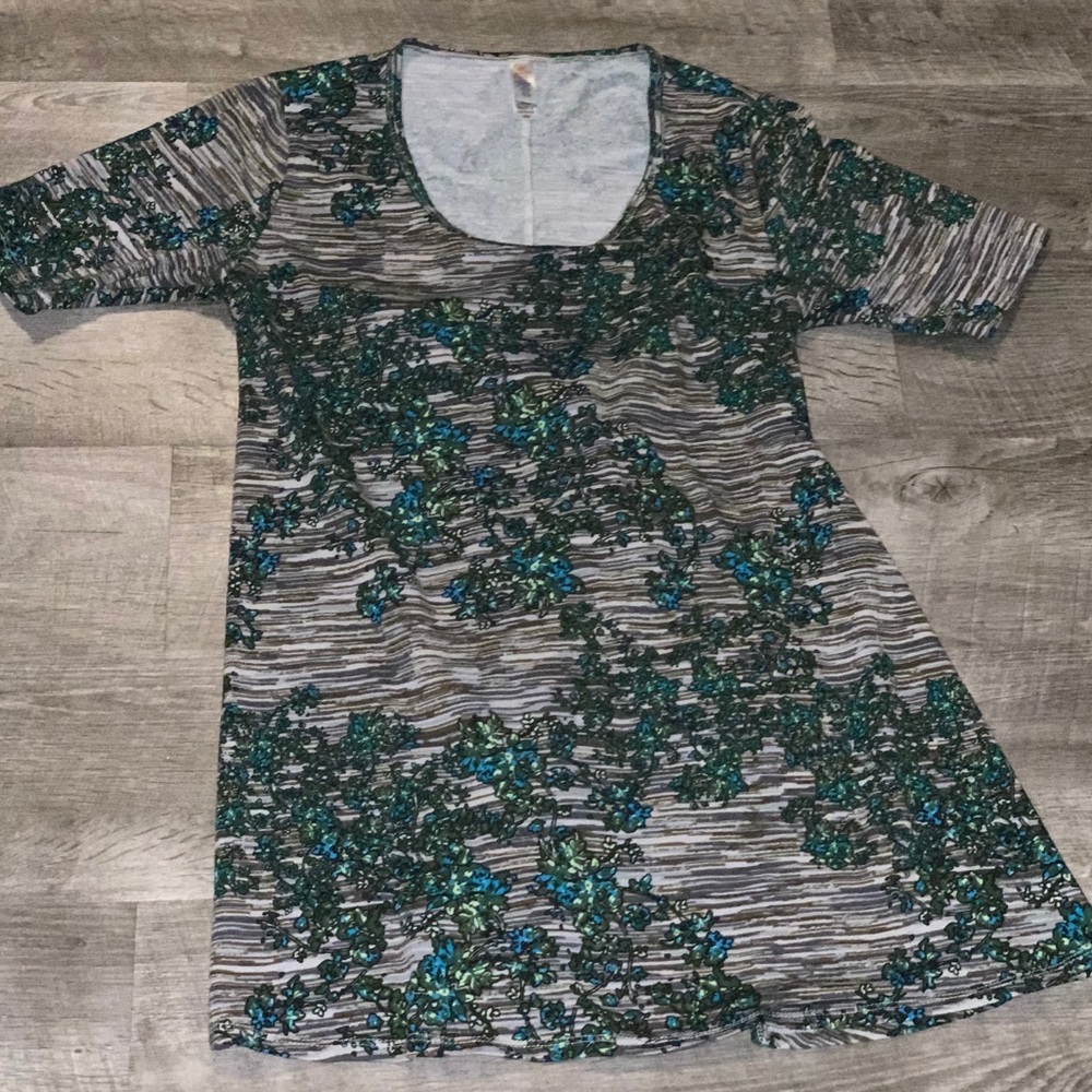Lularoe perfect t